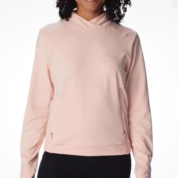 Columbia Women’s Weekend Adventure Pullover with Zippered Front Pocket. Size M - Picture 9 of 11